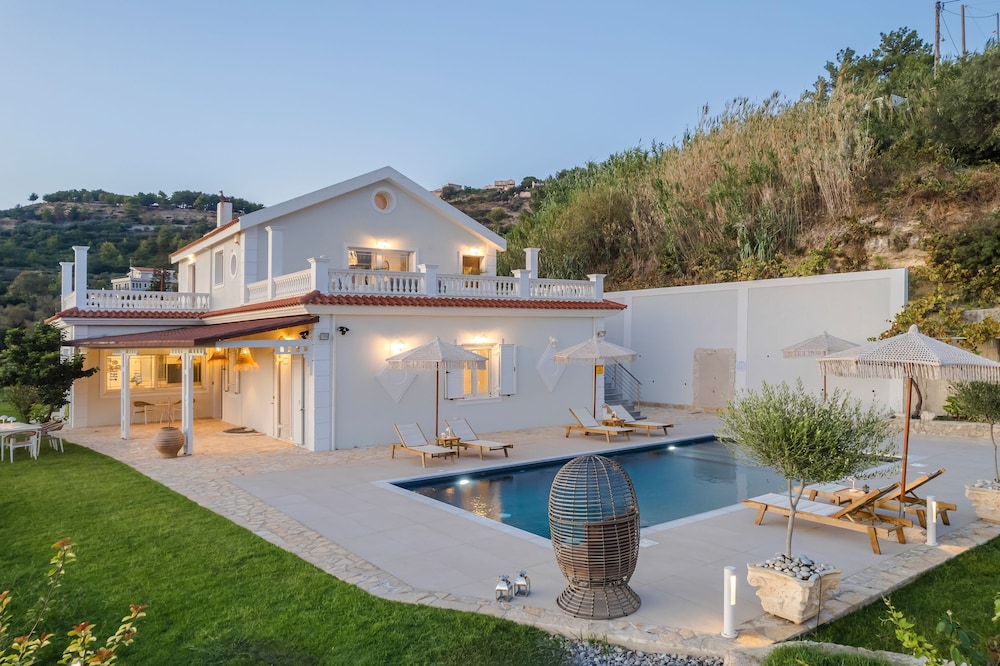 Villa, Accessible, Smoking