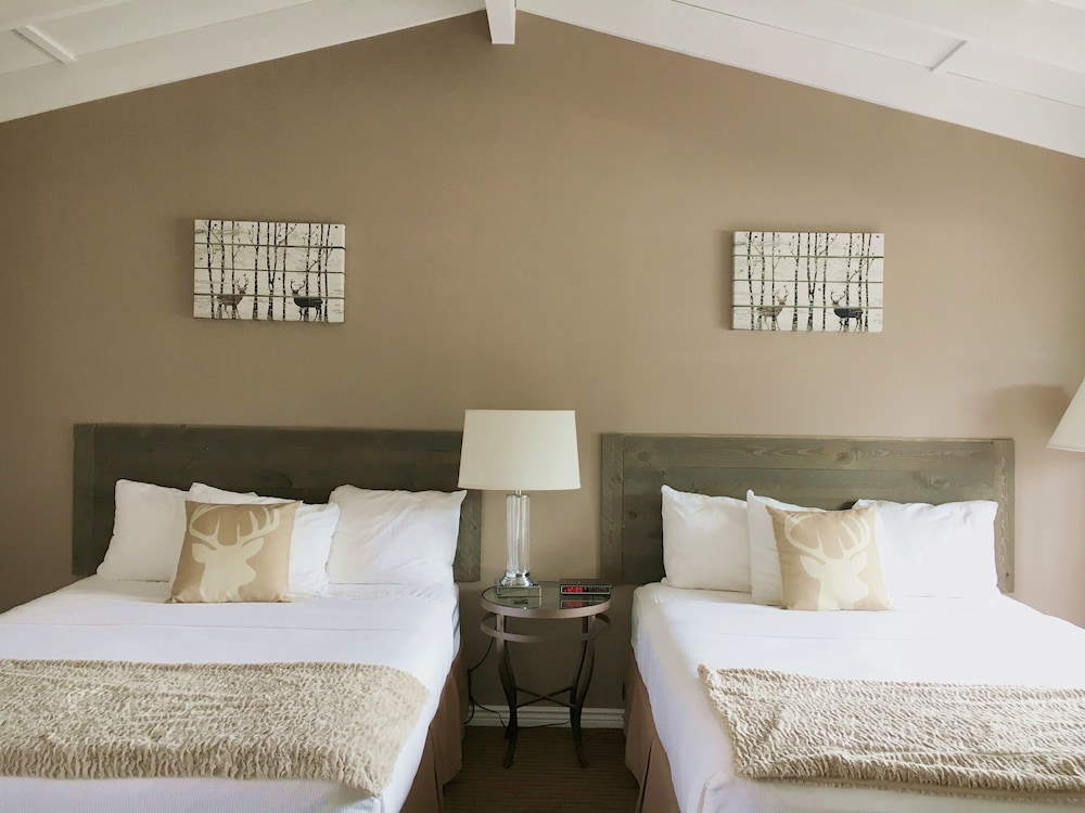 Balcony Room, 2 Queen Beds, Mountain View - Photo 2