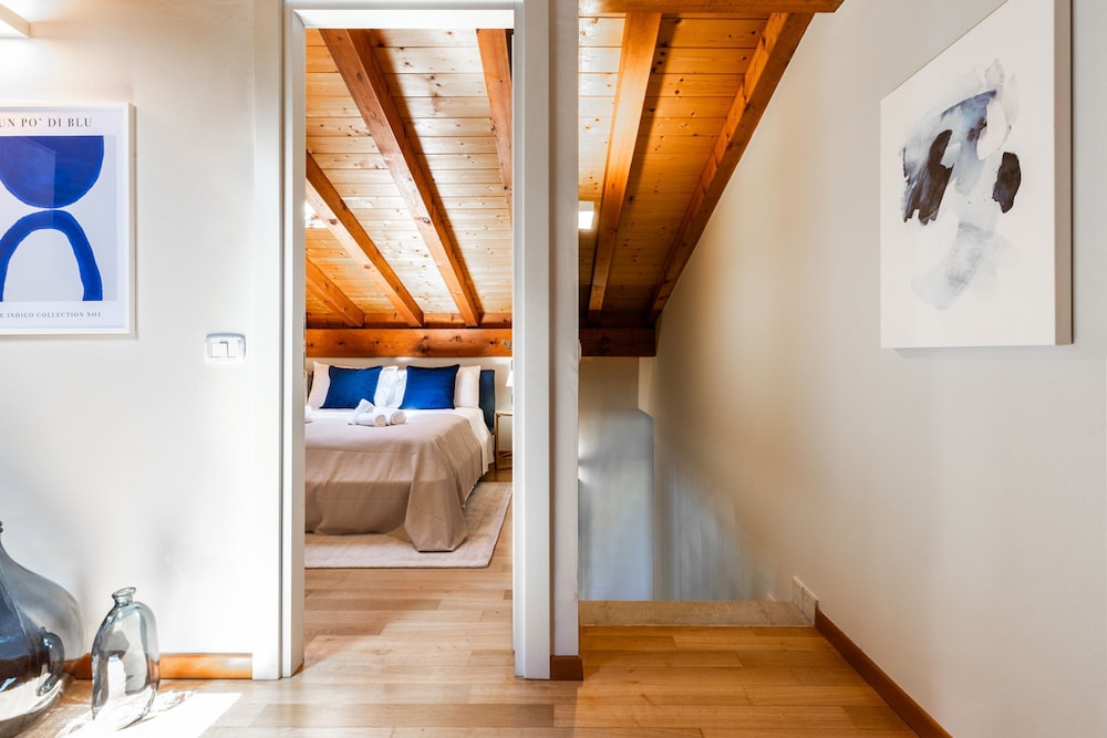 Villa photo 2