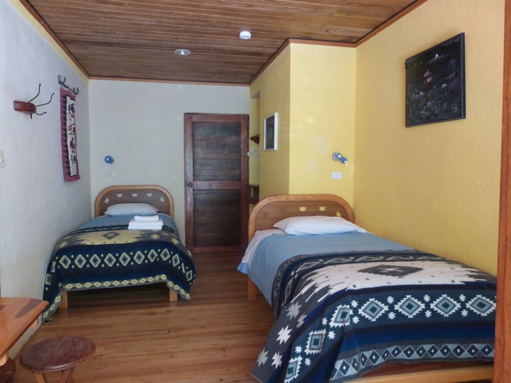 Standard Twin Room, 2 Twin Beds photo 2