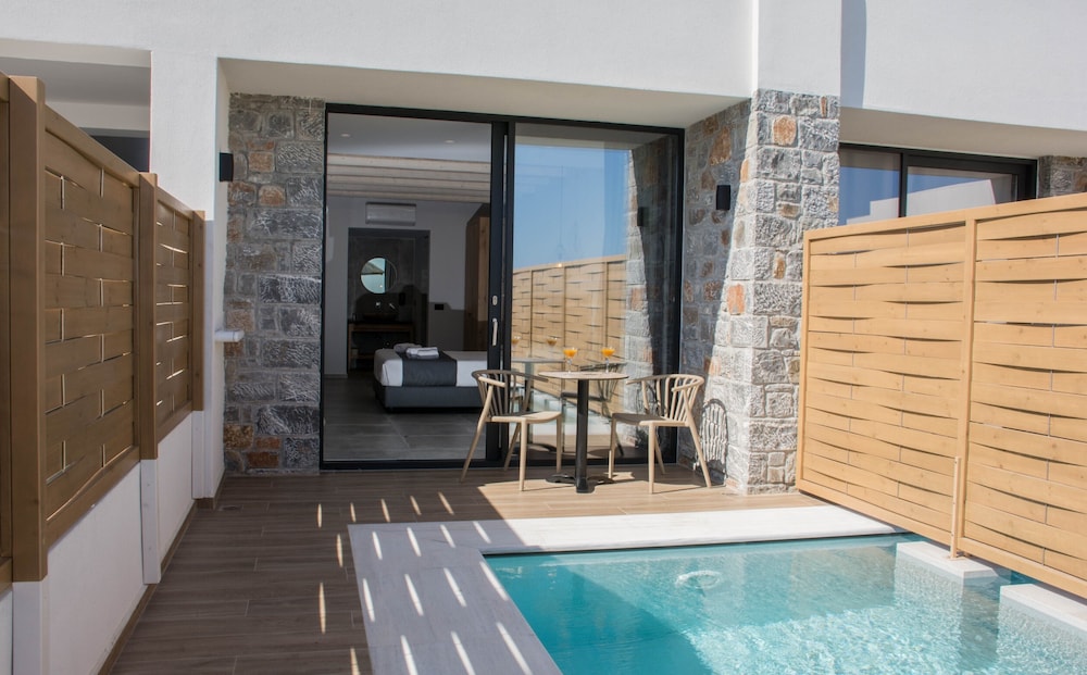 Junior Suite, Private Pool - Photo 3