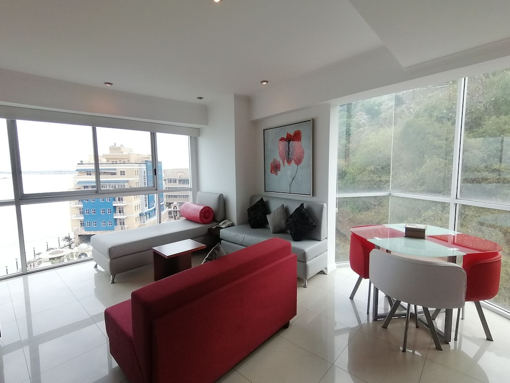 Executive Suite, 1 Bedroom, Ensuite, Ground Floor photo 3