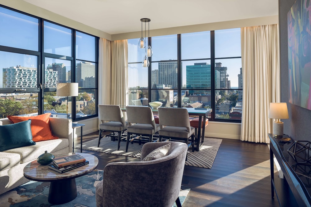 Suite, Accessible (Dorchester)