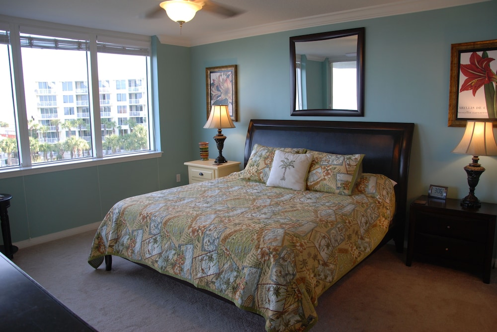 Condo, 3 Bedrooms, Kitchen, Bay View photo 1