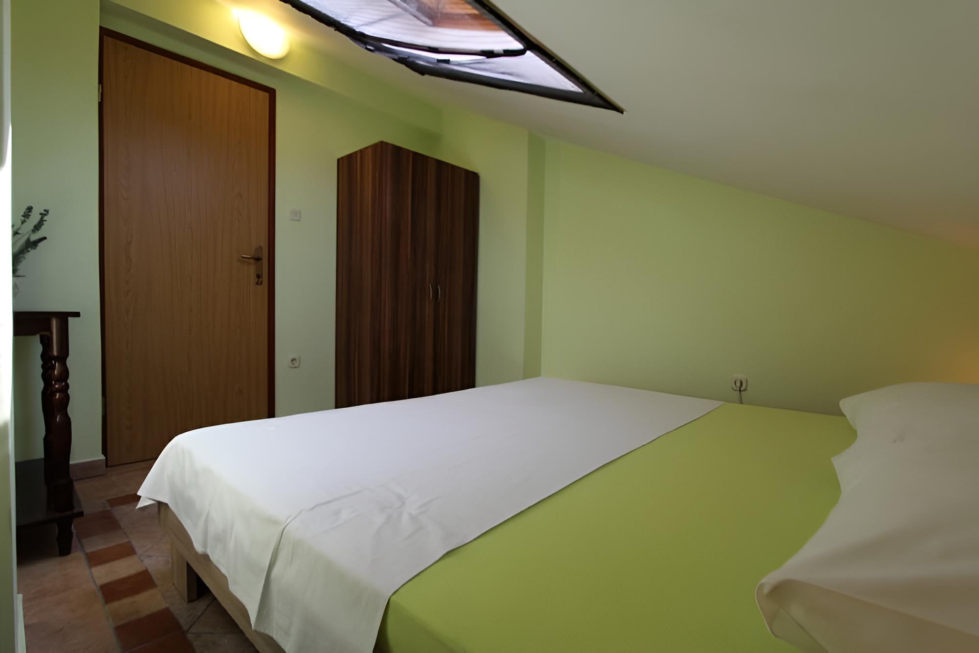 Apartment (Knaus - A1(2+2)) photo 3