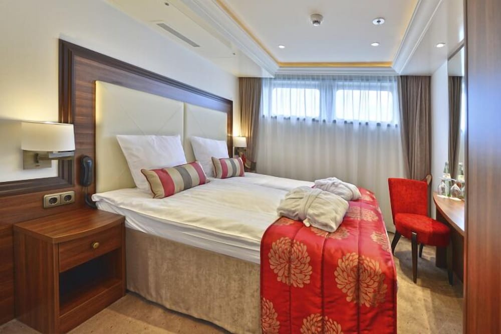Standard Double Room, River View
