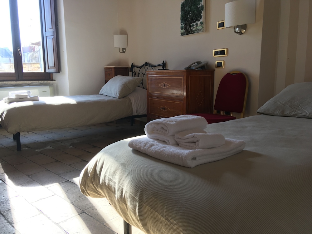 Twin Room, 1 Bedroom, Non Smoking photo 1