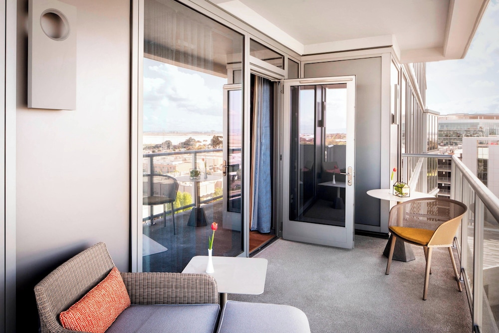 Suite, 1 Bedroom, Bay View (Mobility Accessible, Roll-in Shower)