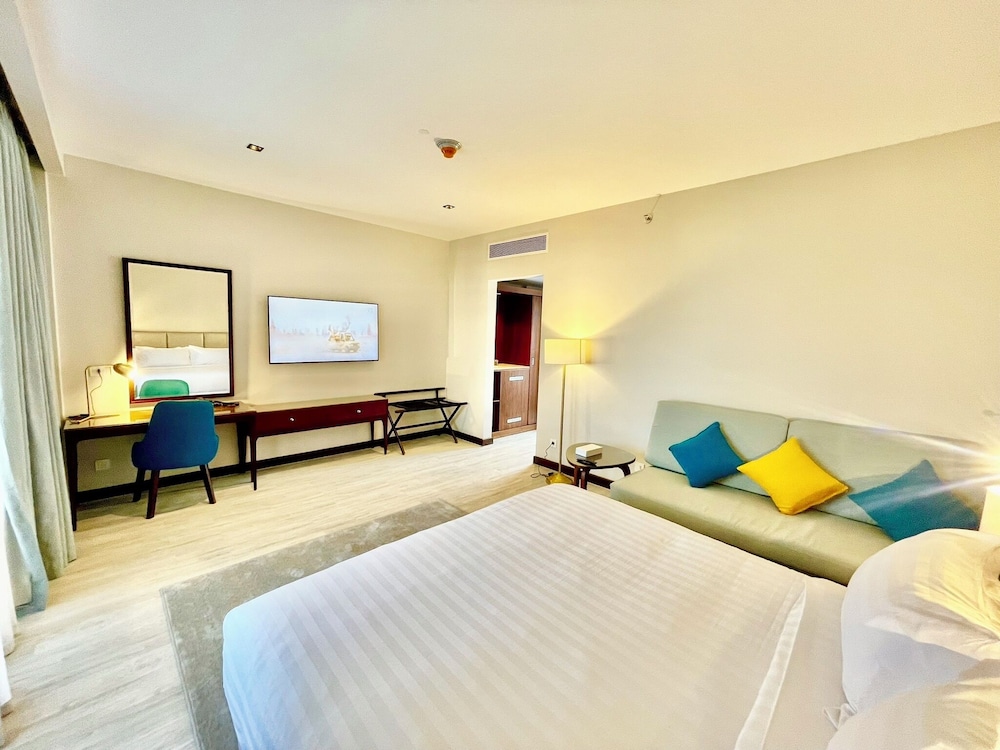 Deluxe Double or Twin Room, Pool View - Photo 1