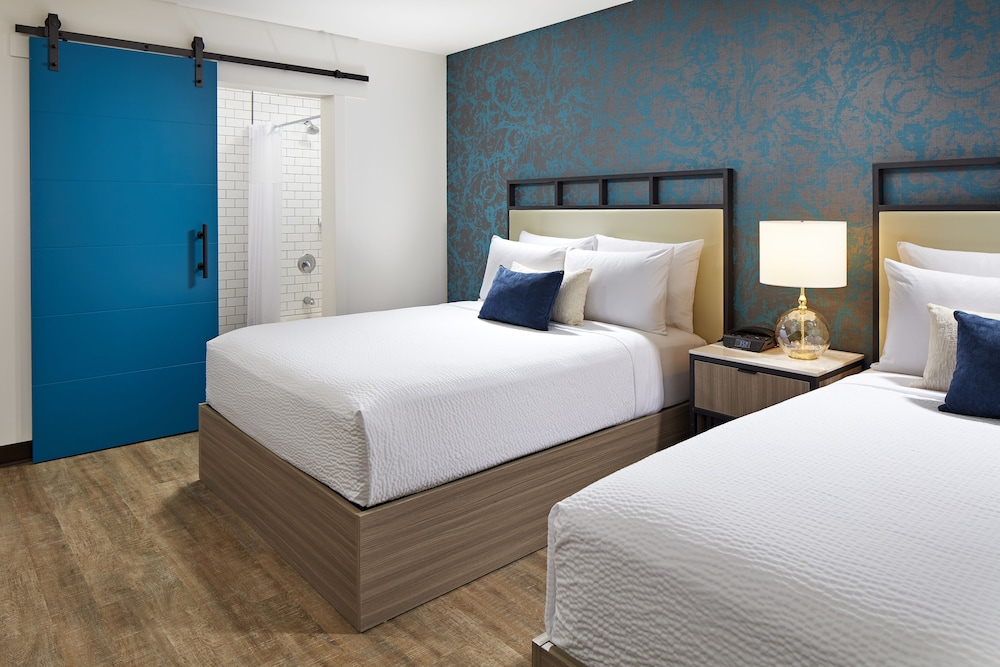 Deluxe Room, 2 Queen Beds (Newly Remodeled) photo 1