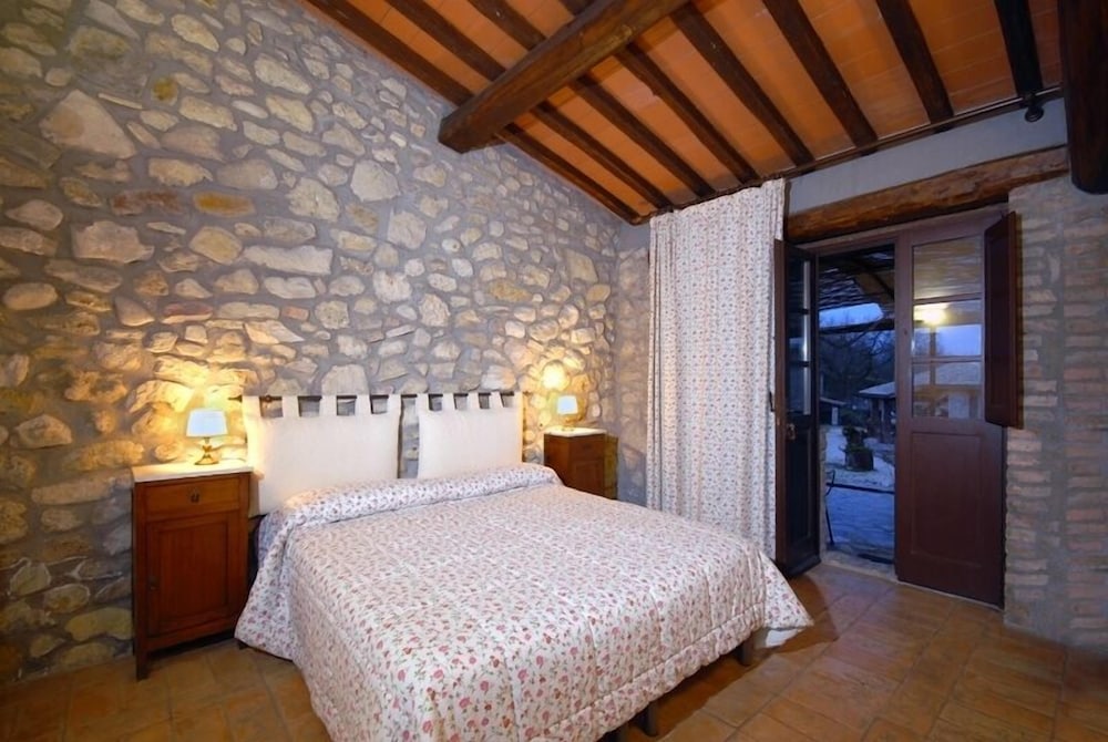 Standard Double or Twin Room photo 1