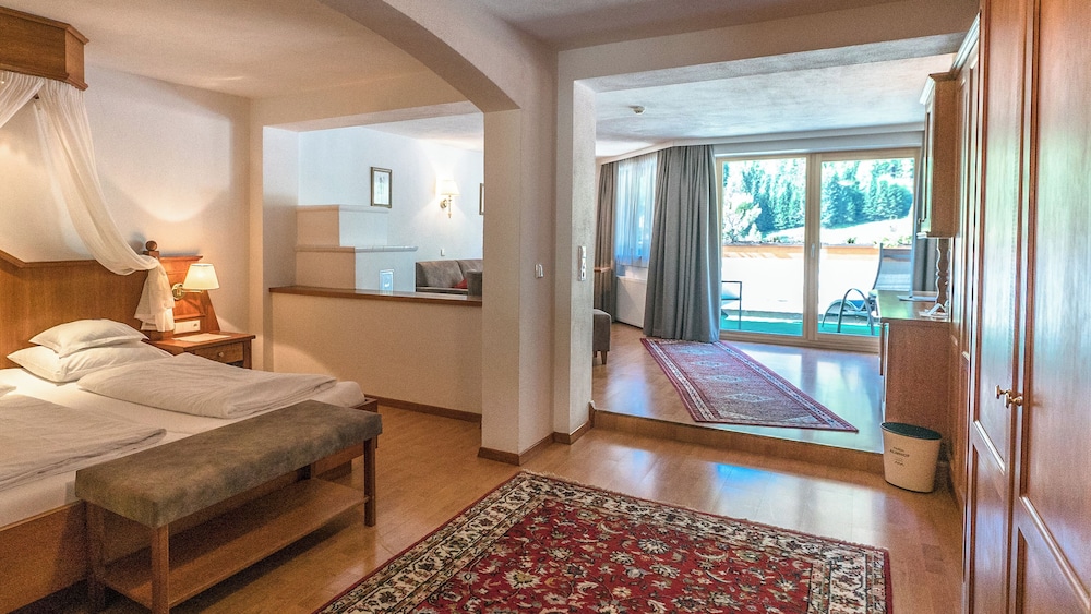 Traditional Suite