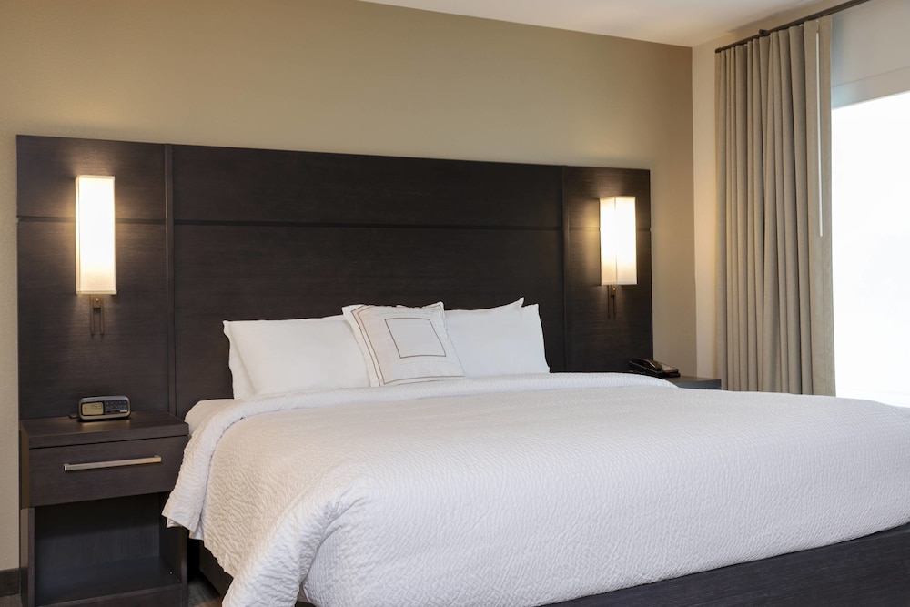 Suite, 1 King Bed with Sofa bed (Hearing Accessible) photo 1