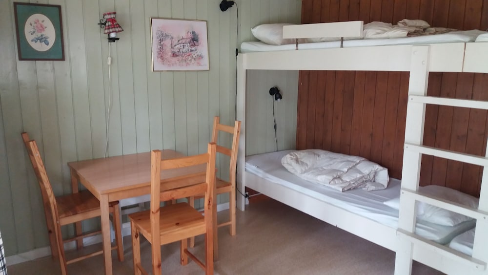 Standard Cabin (2 Bunk Beds) photo 3