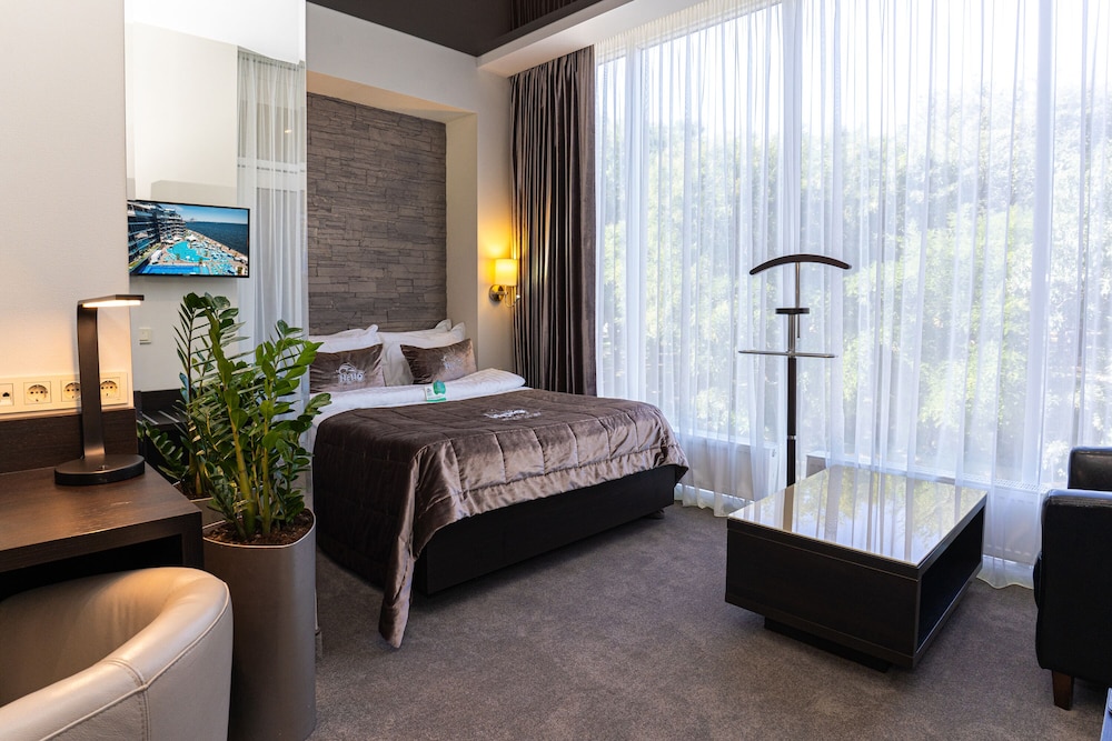 Standard Single Room, City View