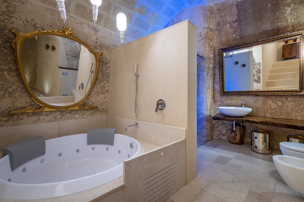 Deluxe Double Room, Hot Tub, Garden View (Camera delle Acque) - Photo 15