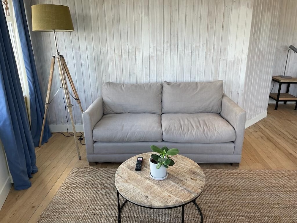 Suite, Ensuite, Sea View (Balcony)