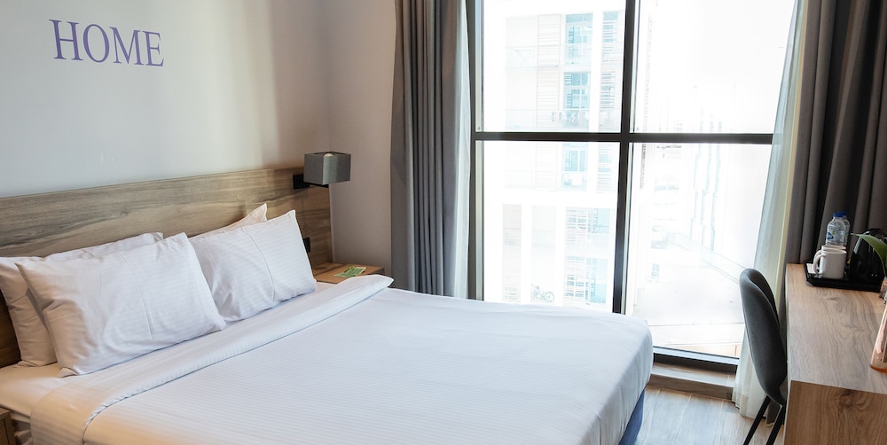 Deluxe Room (includes 25% off F&B) photo 3