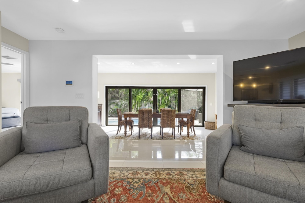 Relax in Luxury - 3 Bed 2 Bath Oasis With Pool, Foto 44