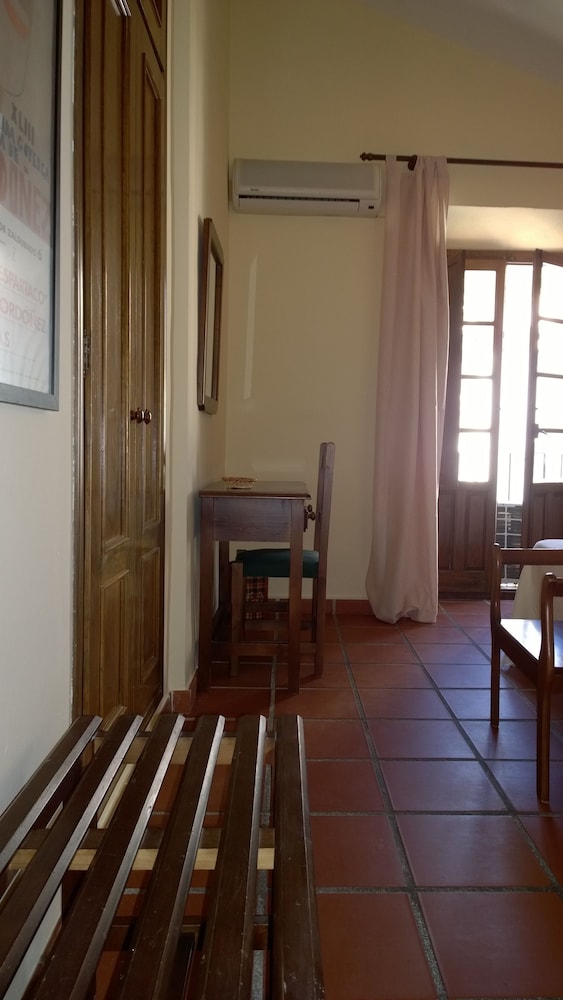 Double Room - Photo 4