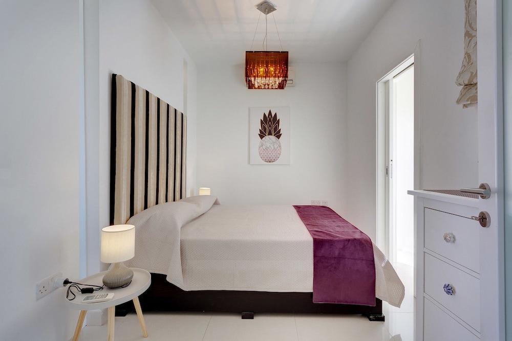 Apartment (1 Bedroom)