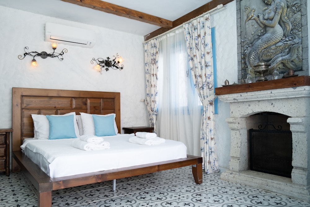 Elite Double Room, Non Smoking, Pool View