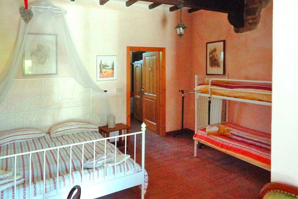 Villa photo 2