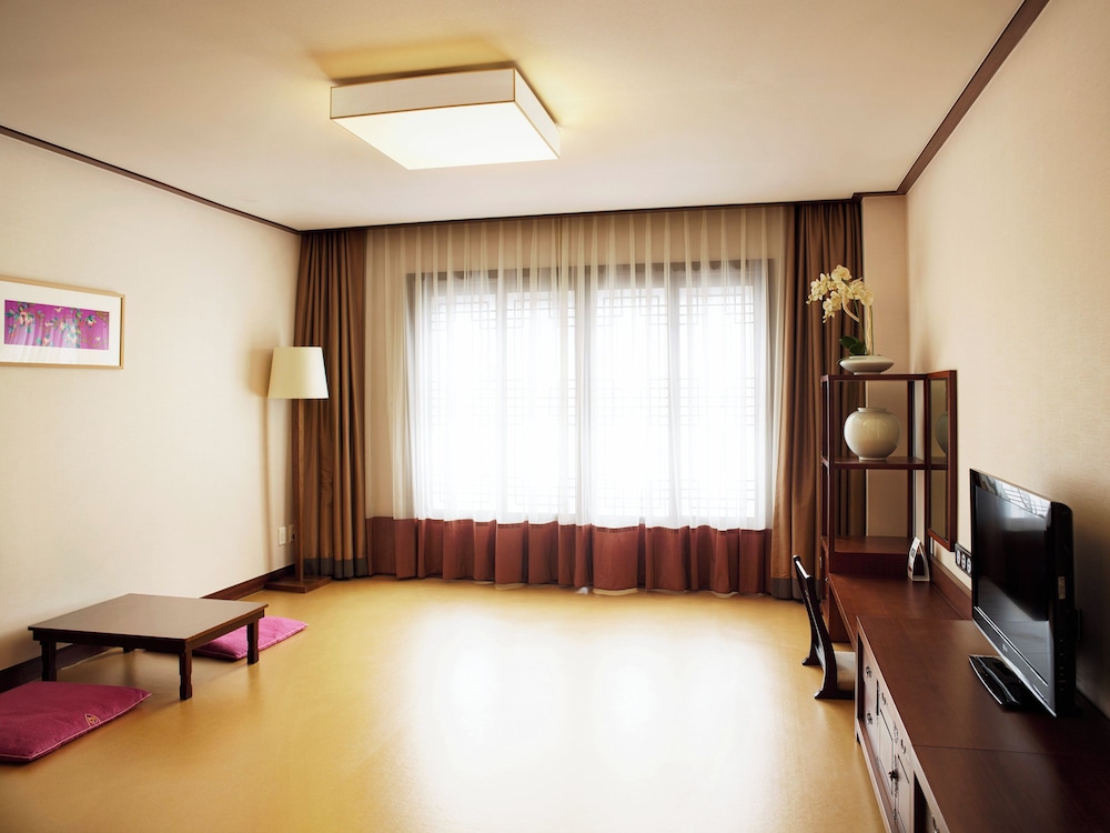 Standard Room - If you chose breakfast option, it is for 2PAX only - Photo 3