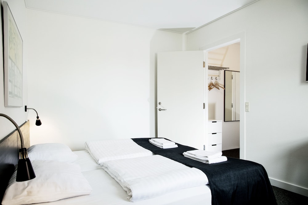 Double Room, 1 Double Bed, Ground Floor photo 2
