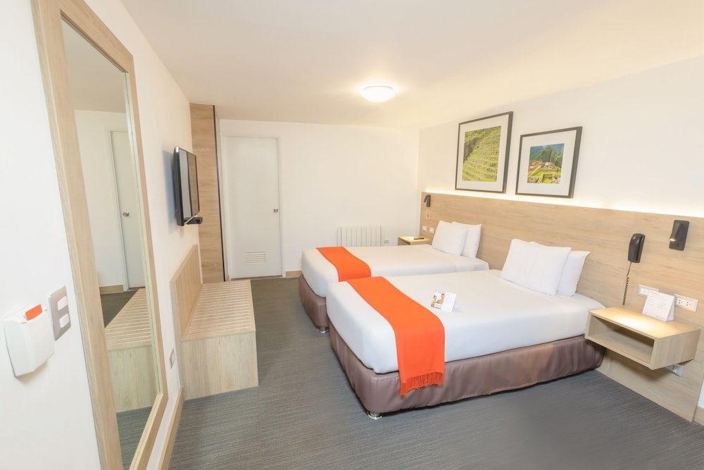 Traditional Room, 2 Twin Beds - Photo 1
