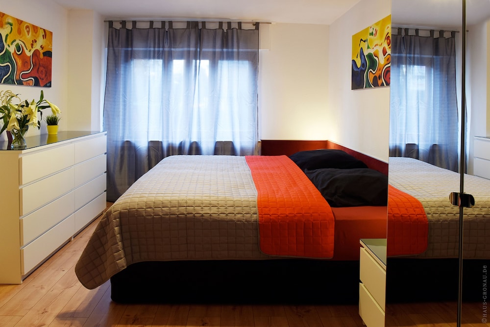 Condo (B) photo 2