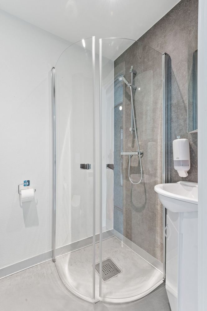 Apartment, 2 Bedrooms (402) - Photo 4