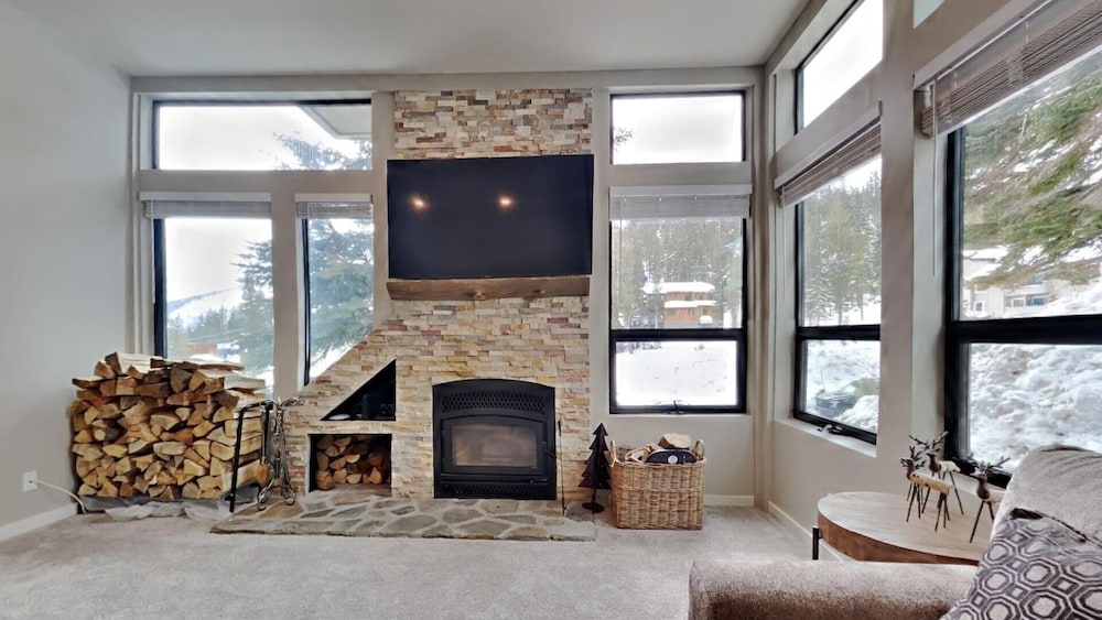 Condo, 2 Bedrooms