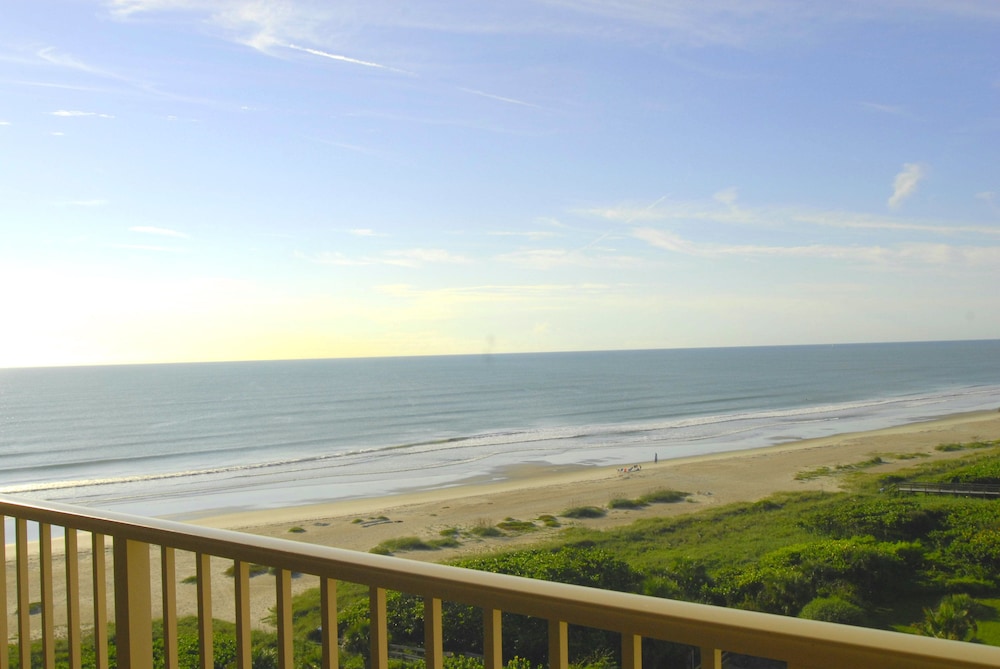 Condo, 2 Bedrooms, Oceanfront photo 2