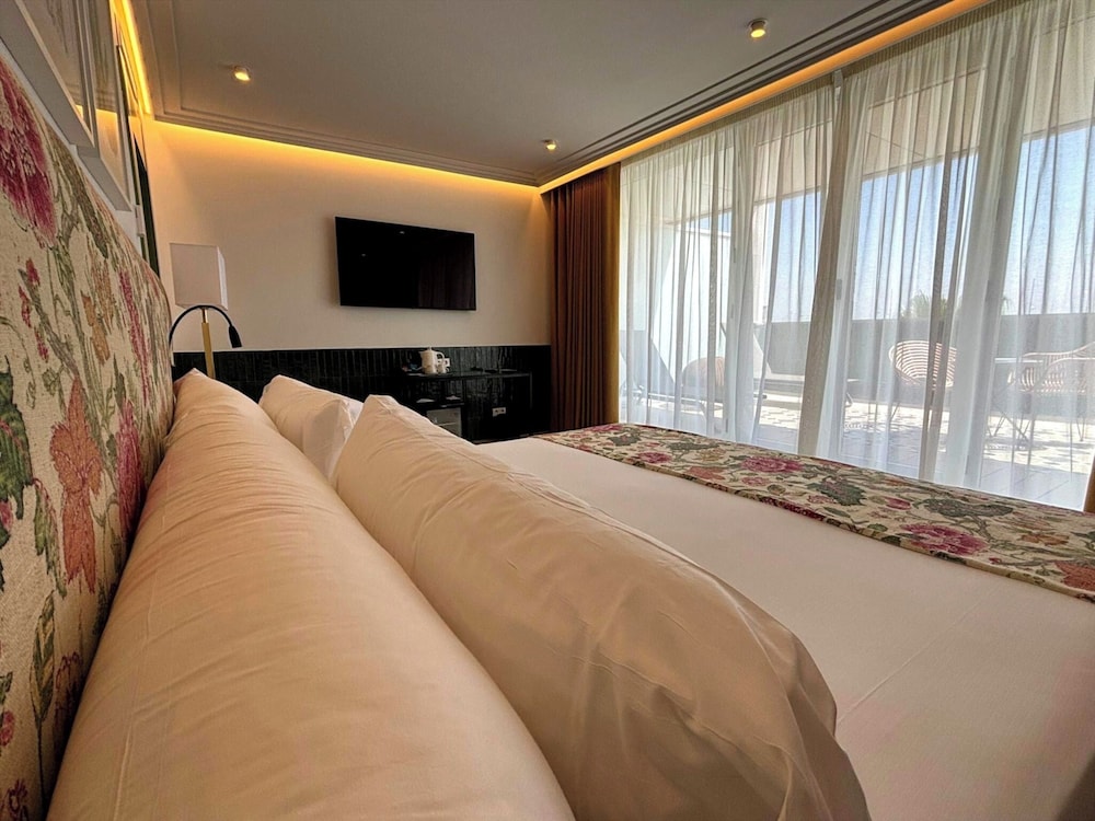Superior Room, Terrace, River View - Photo 5