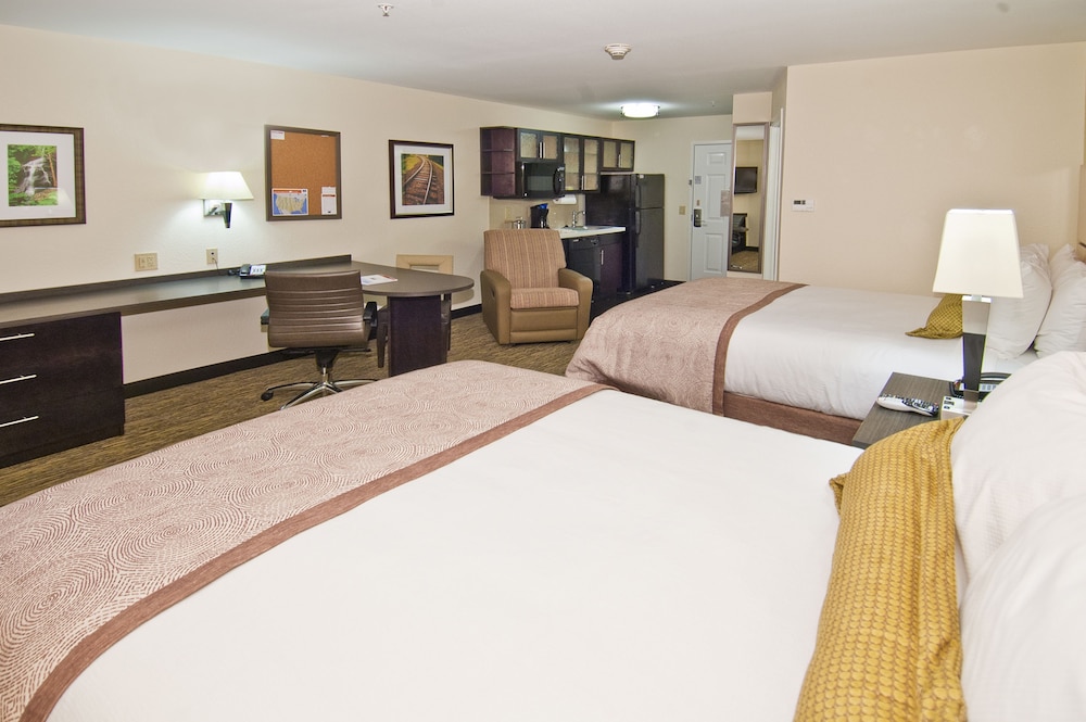 Suite, 2 Queen Beds, Accessible (Tub,Roll-In Shower) photo 1