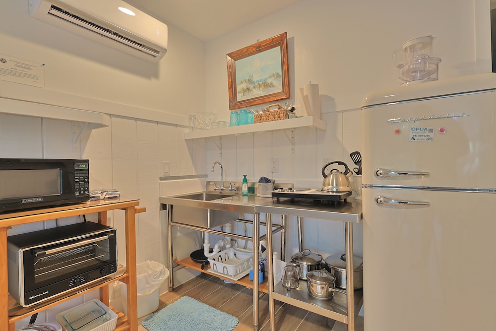 153 Beach Rd, Siesta Key, FL W/jacuzzi photo 2