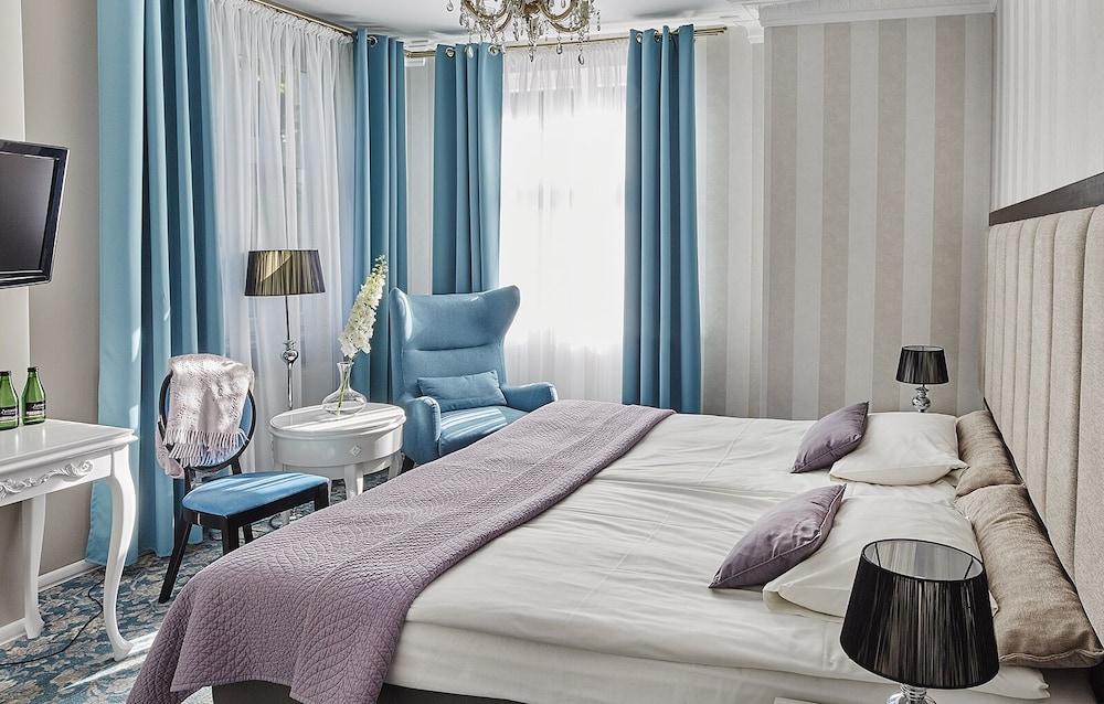 Classic Double or Twin Room - Photo 14