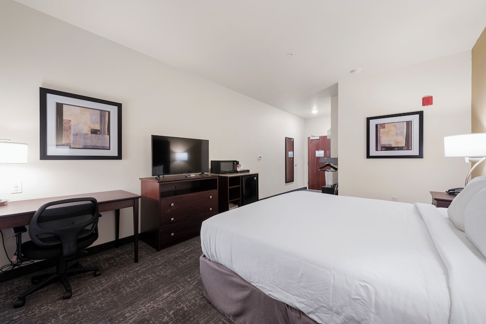 Cobblestone Hotel & Suites-RussellsPoint, 사진 9
