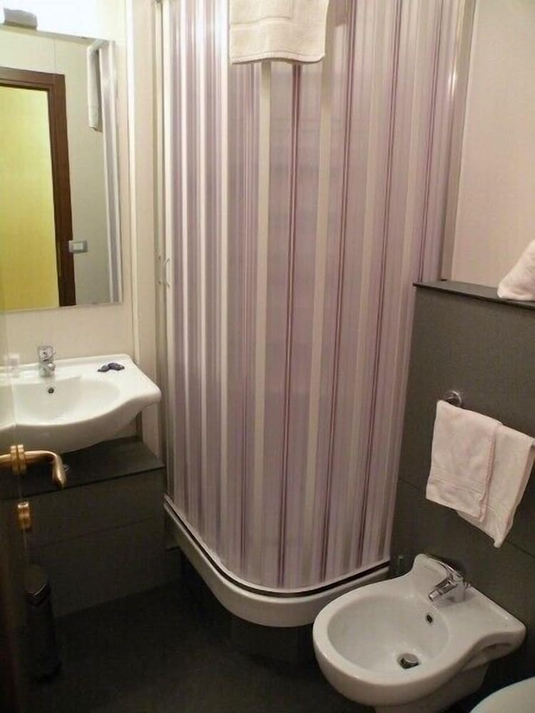Triple Room - Photo 33