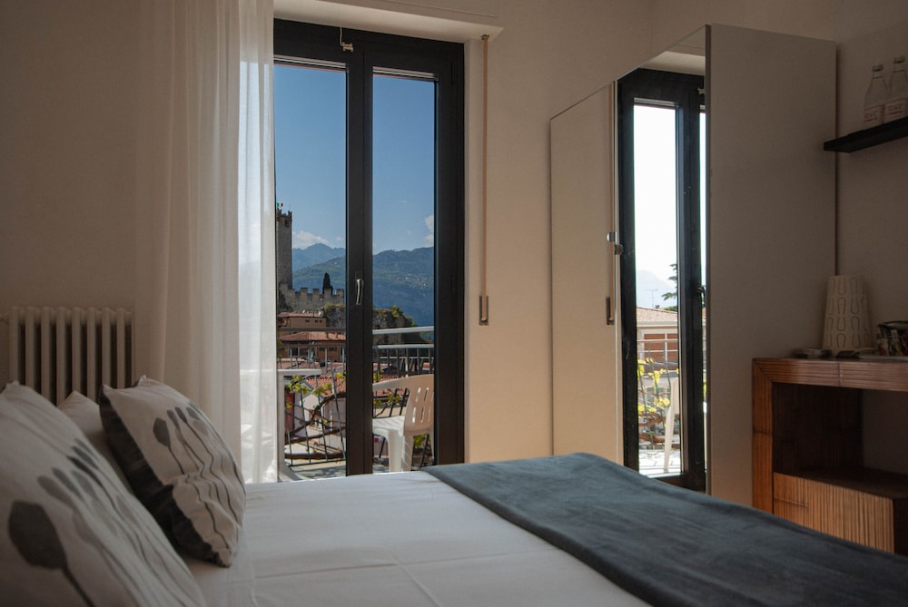 Comfort Double or Twin Room, Balcony, Lake View photo 2