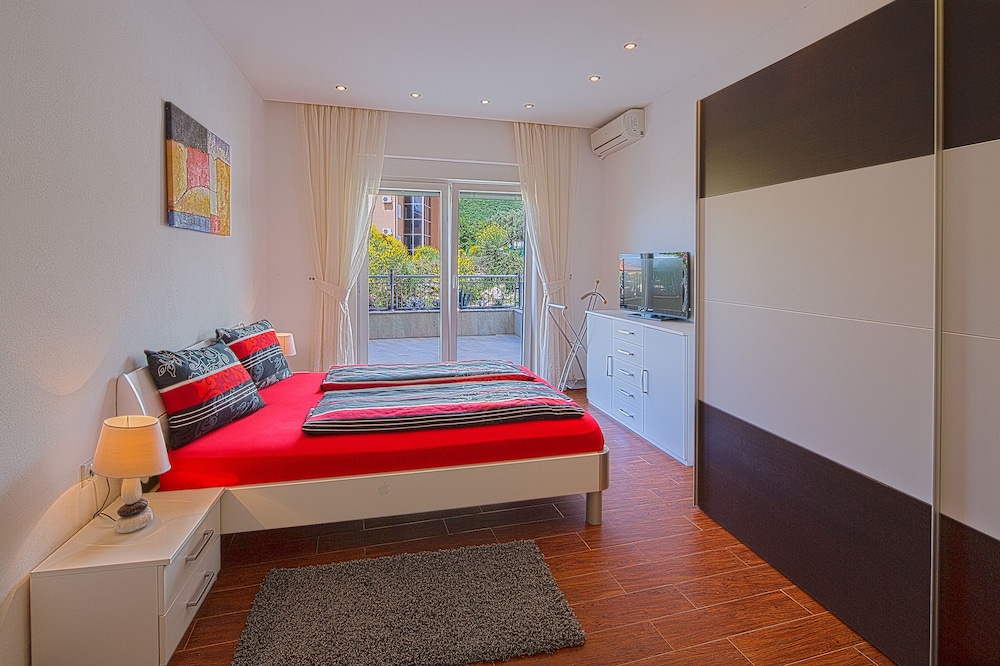 Deluxe Apartment, 3 Bedrooms, Terrace, Mountain View photo 3