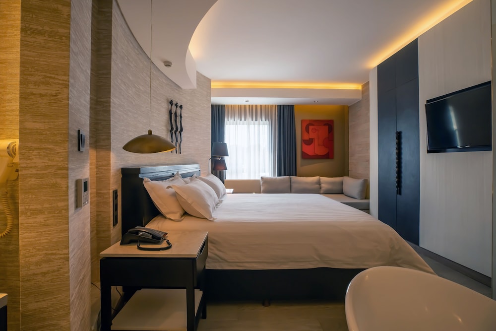Superior Room, 1 King Bed (Superior King) - Photo 1
