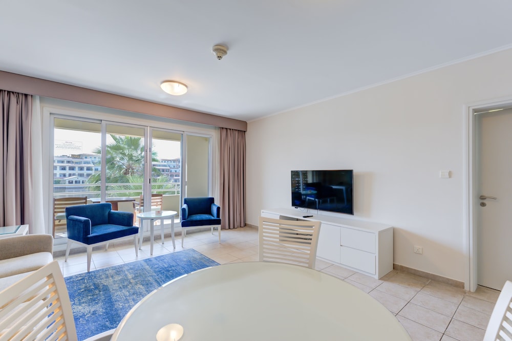 Apartment, 1 Bedroom, Balcony, Lake View photo 3