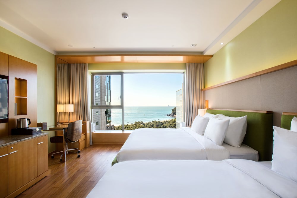 5.Ocean View Family King Room photo 1