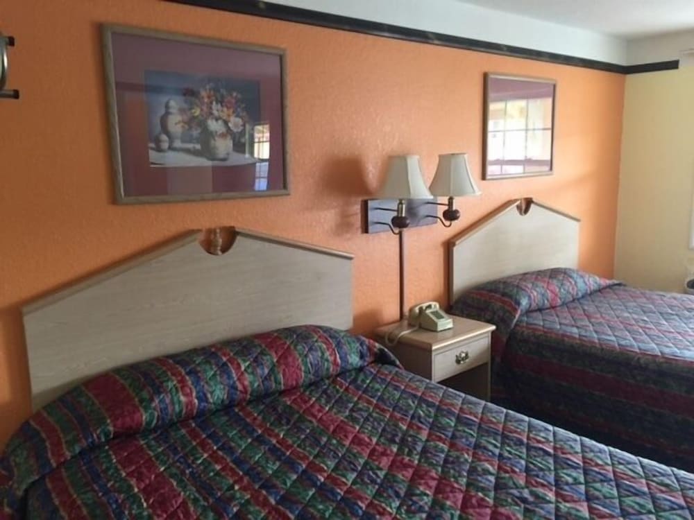 Suite, 1 King Bed, Jetted Tub photo 2