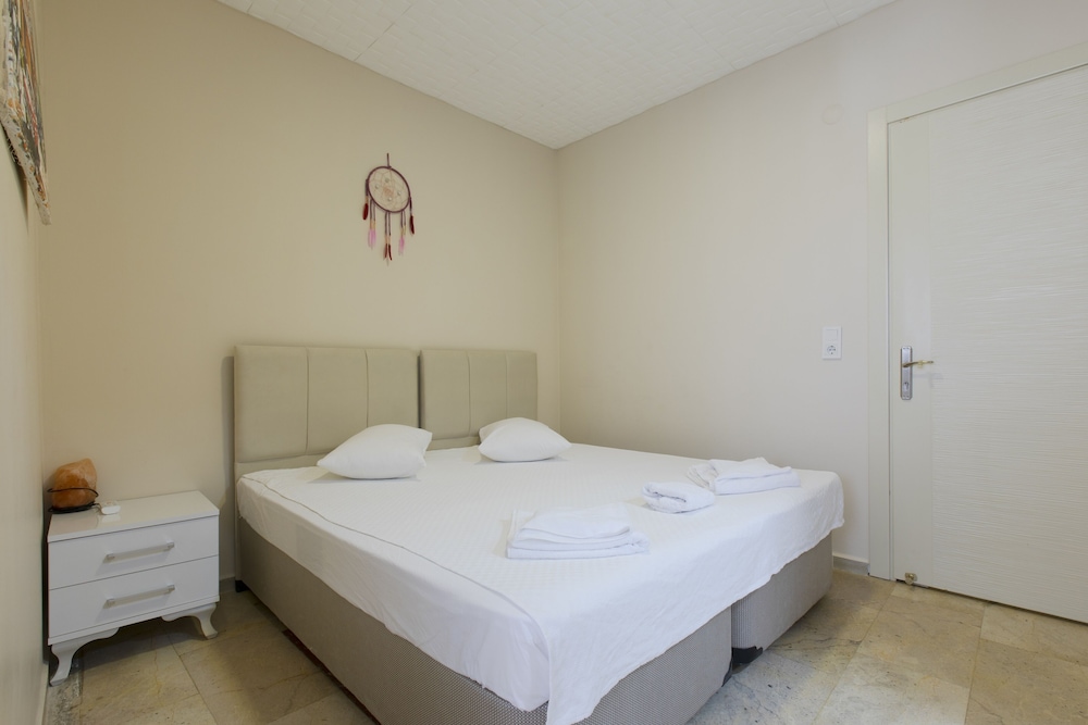 Standard Room, 2 Bedrooms, Partial Sea View photo 2