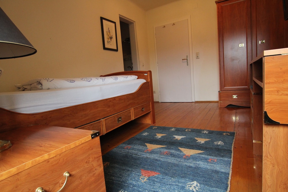 Single Room (Einzelzimmer) photo 1