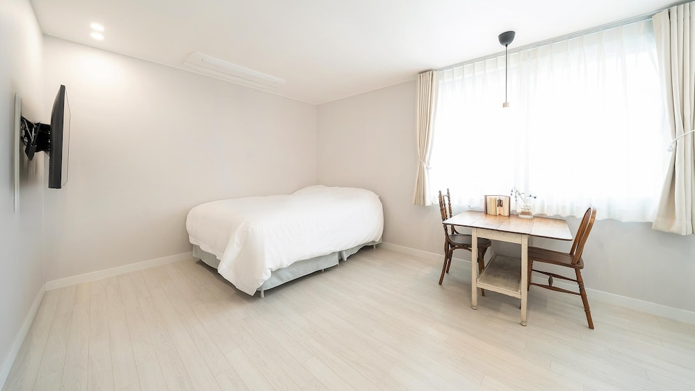Basic Room, 1 Bedroom (Room 201)
