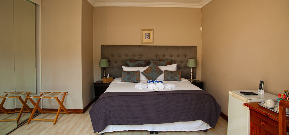 Standard Double or Twin Room photo 2